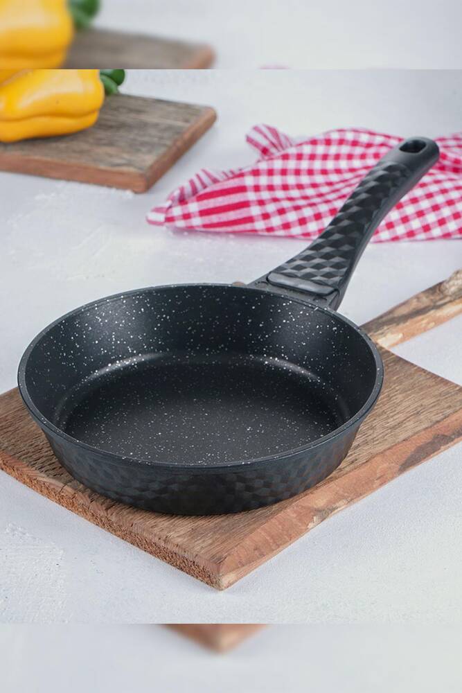 Diamante Black Cast Pan - 20 Cm - 1