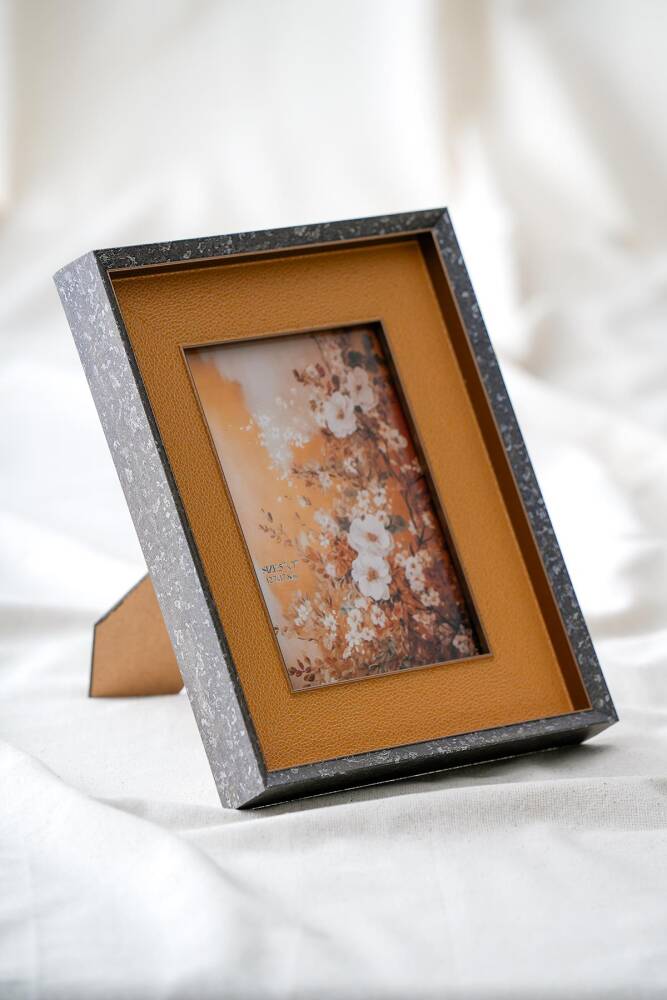 Relic Photo Frame - 21 x 26 cm - 1